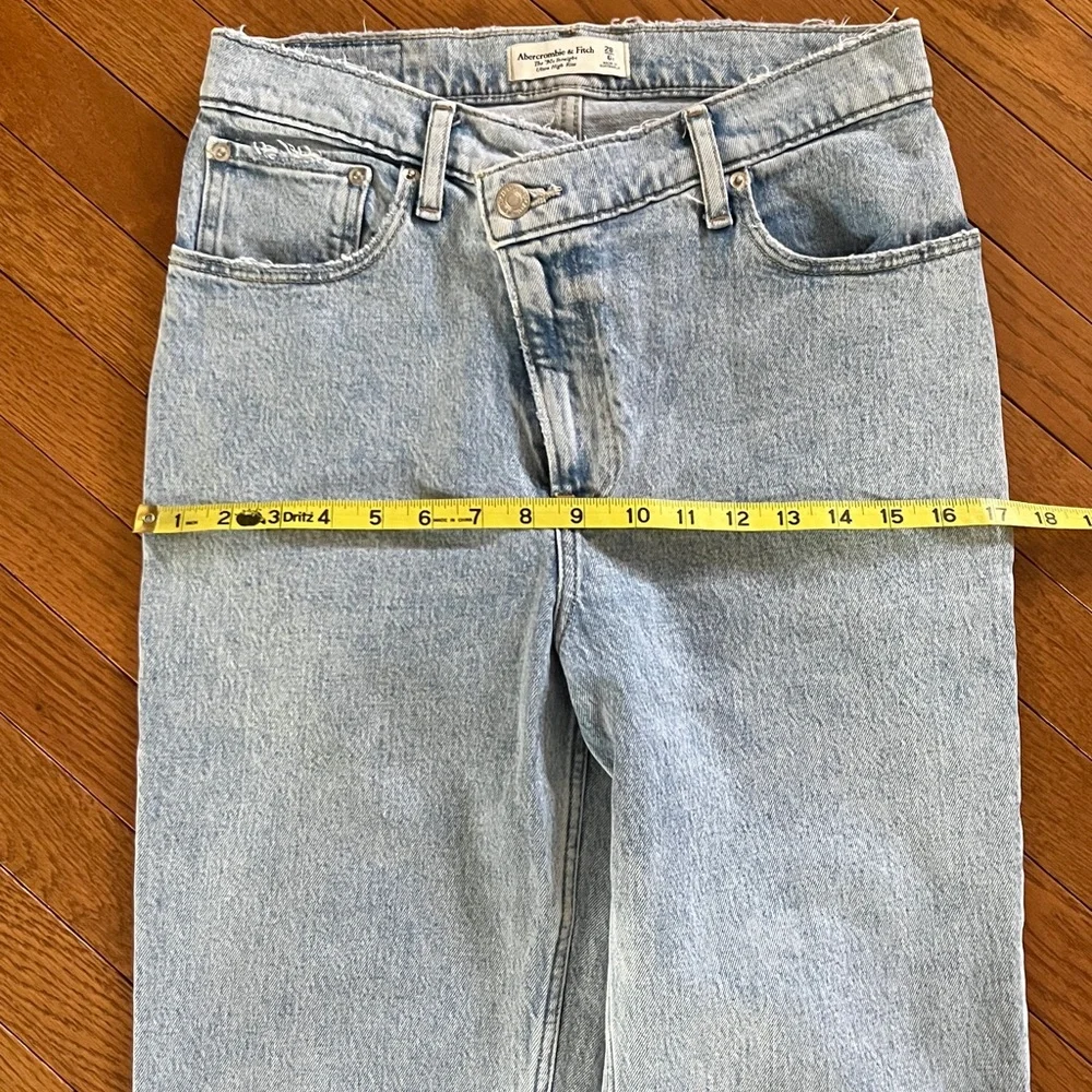 Abercrombie & Fitch The 90s Straight Ultra High Rise 28 / 6R - Picture 6 of 16